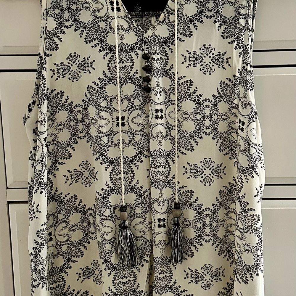 Xhilaration Black & White Printed Tassel Tie Blouse